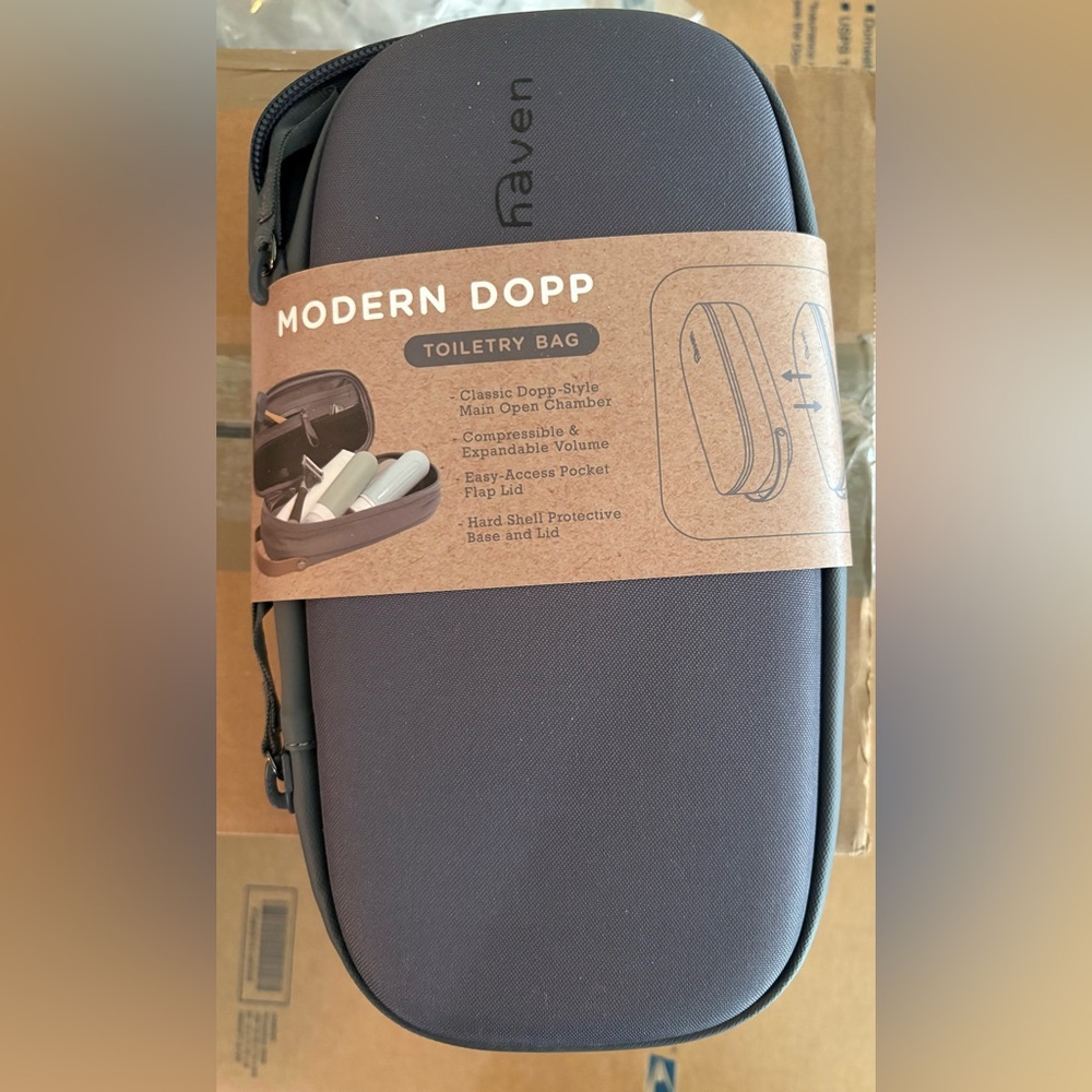 NEW Modern Dopp HARD SIDE Toiletry Bag in Gray